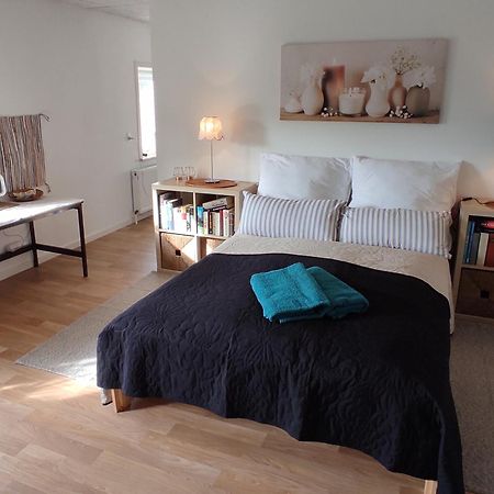 Bed and Breakfast Emily'S Garden Lintrup Екстер'єр фото